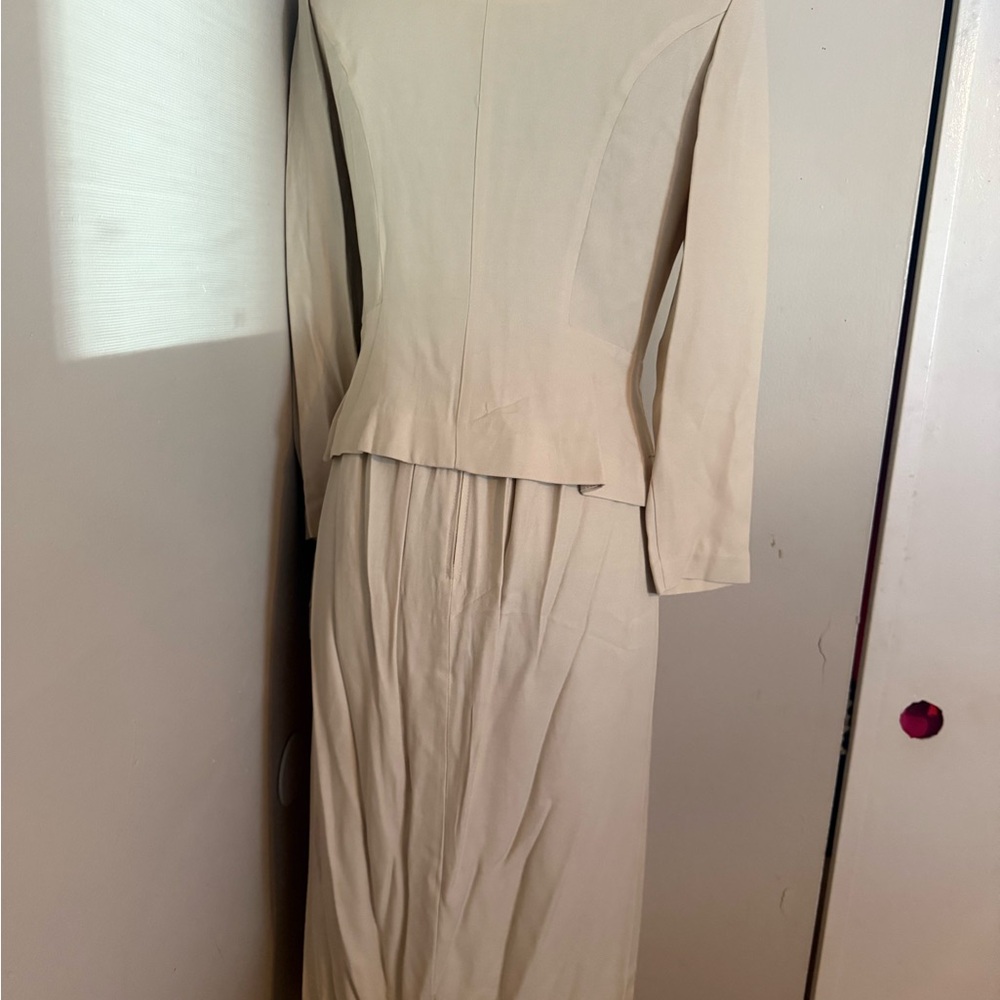 Vintage Elegant Cream Two-Piece Suit - Picture 6 of 9